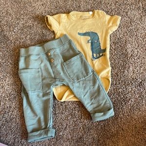 MinyMo baby pants & onesie - 3 months